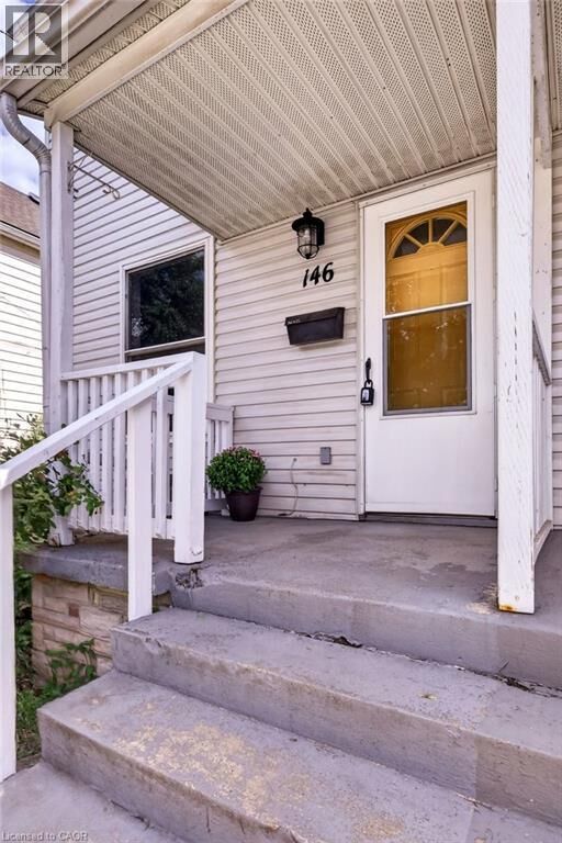 Property Photo:  146 Barnesdale Avenue North  ON L8L 6T2 