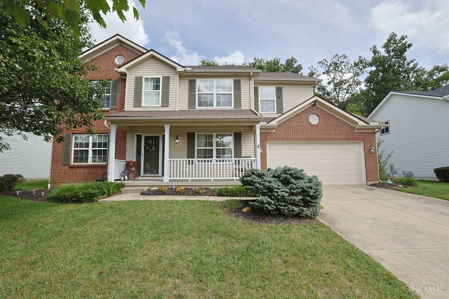 Property Photo:  1147 Stableview Circle  OH 45039 