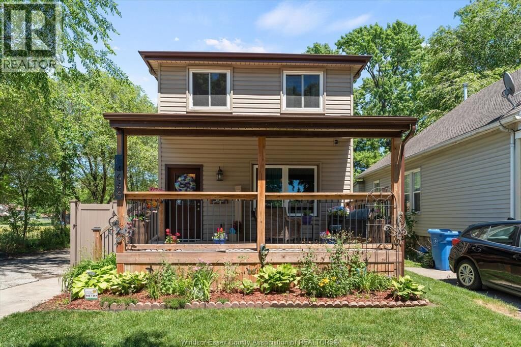 Property Photo:  464 Oak  ON N9A 5E6 
