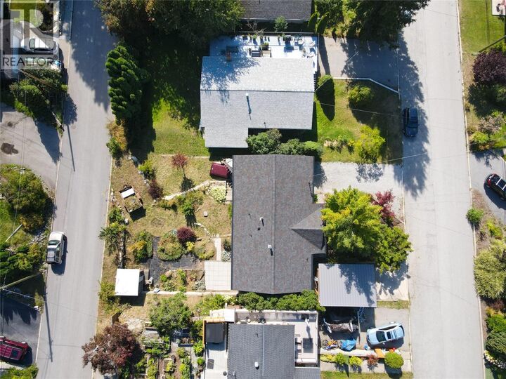 Property Photo:  518 Delbruck Street  BC V1L 5L6 