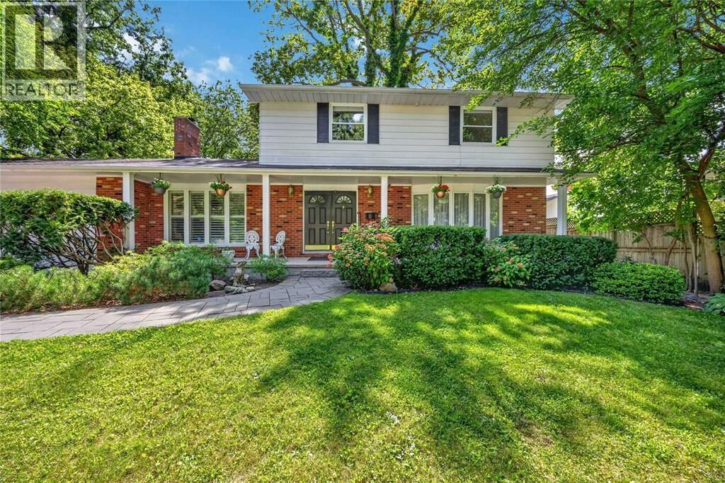 Property Photo: 915 Dorchester Drive ON N7V 3A2