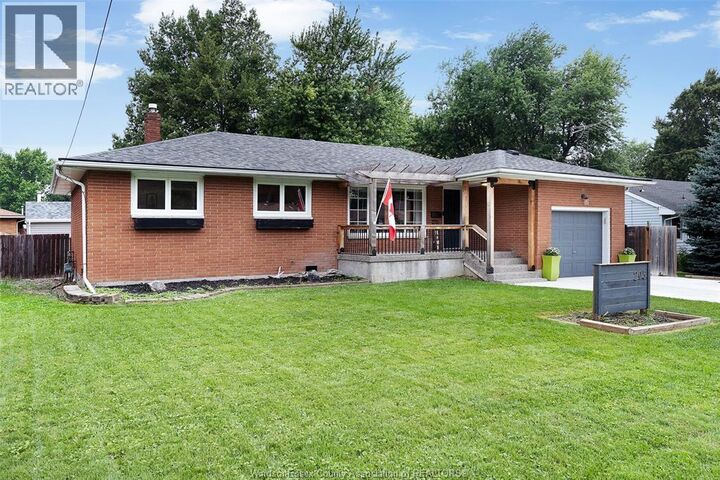 Property Photo:  205 Gosfield Townline East  ON N8M 2R8 