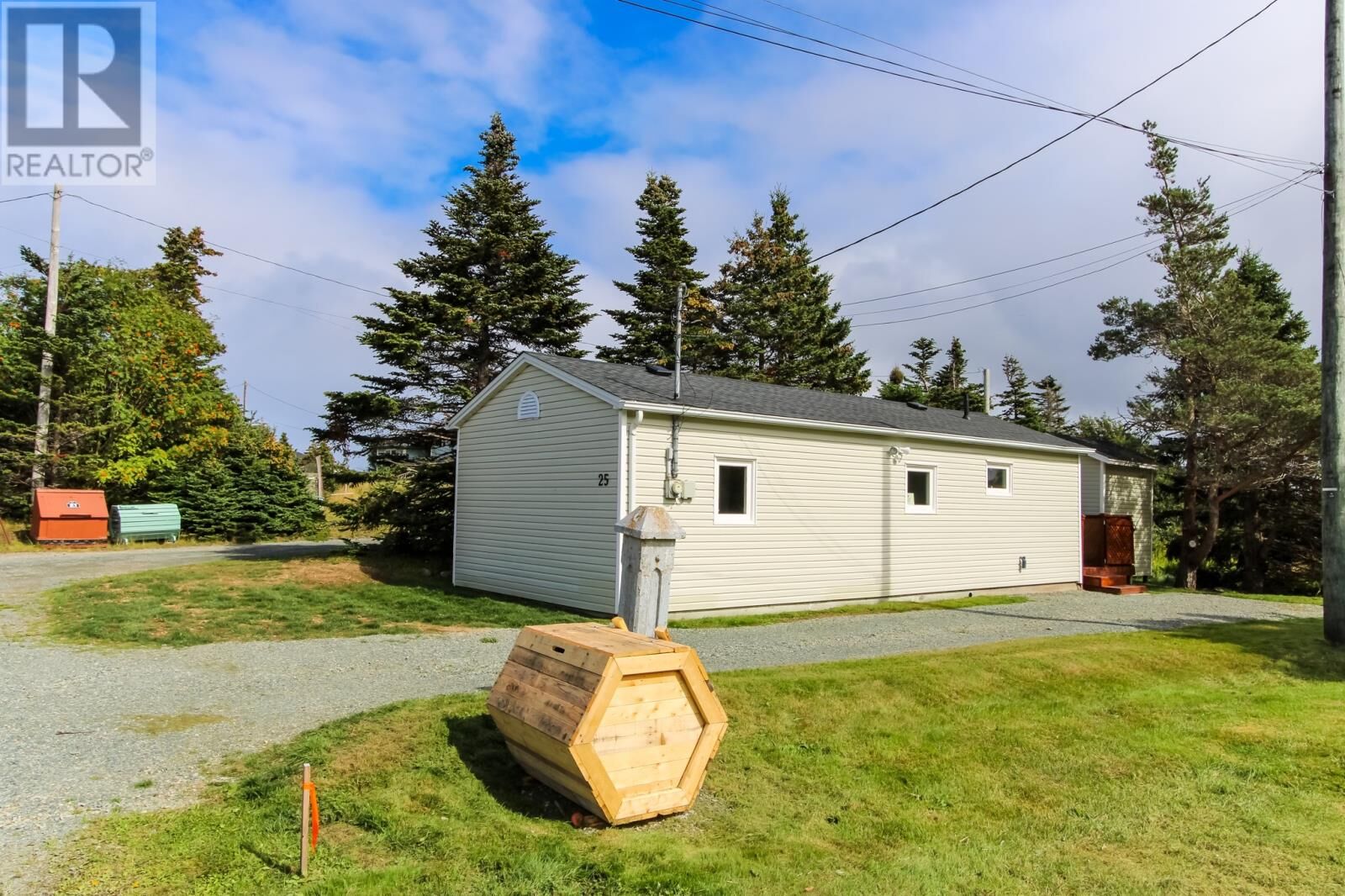 Property Photo:  25 Back Road  NL A1K 1E1 
