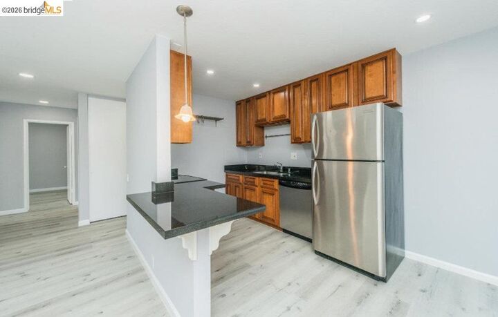 Property Photo: 4099 Howe St 102 CA 94611