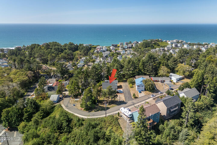 Property Photo:  784 SW 28th Court  OR 97367 