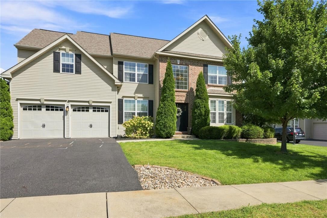 Property Photo:  1161 Bramble Drive  PA 18031 
