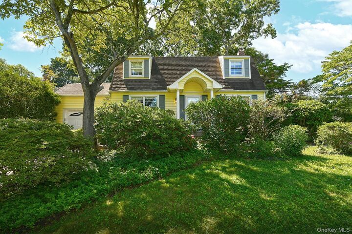 Property Photo:  20 Brook Lane  NY 11787 