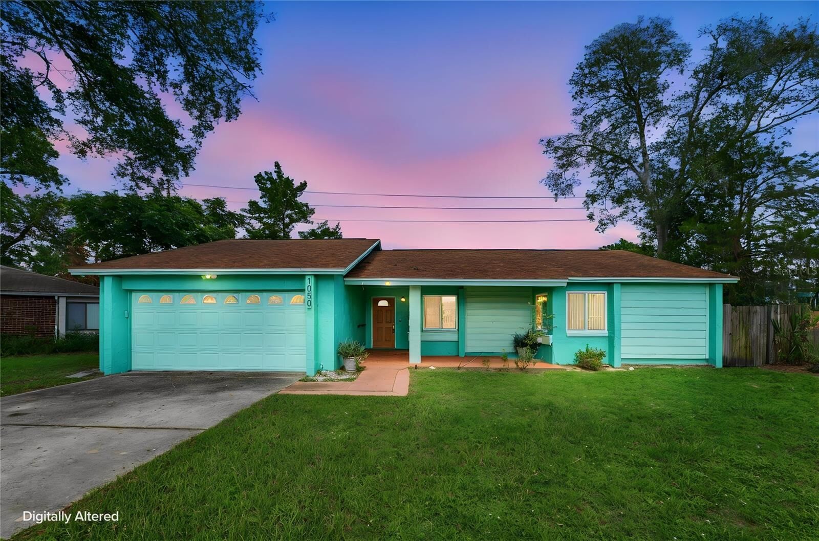 Property Photo:  1050 Huntington Court  FL 32750 