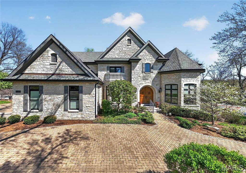 Property Photo: 10600 Country View Drive MO 63141