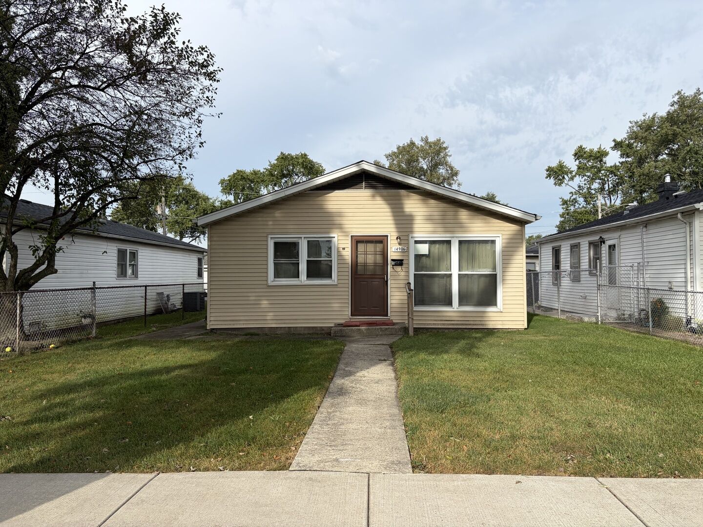 Property Photo: 14906 S San Francisco Avenue IL 60469