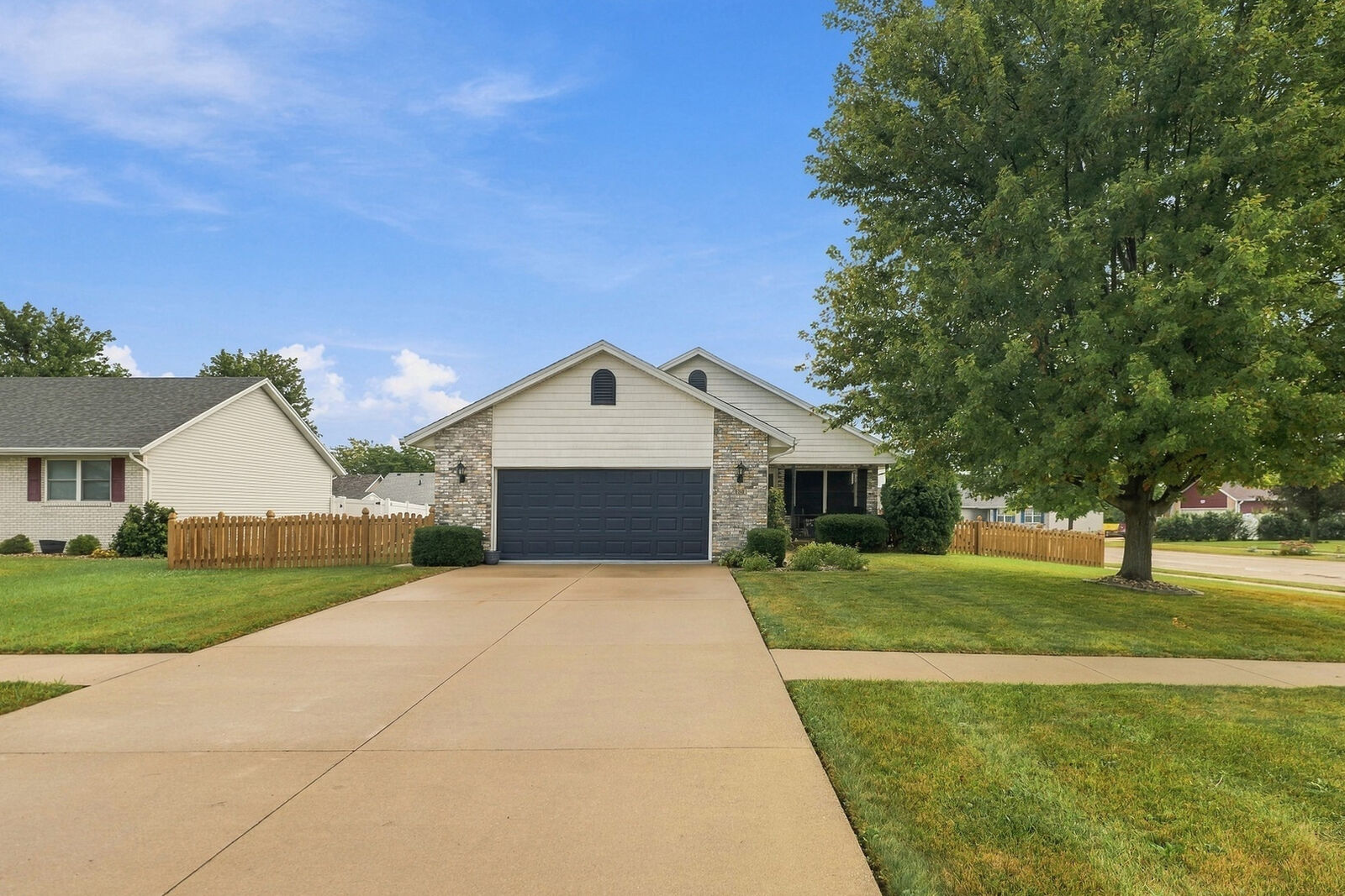 Property Photo: 136 N Van Buren Avenue IL 60915