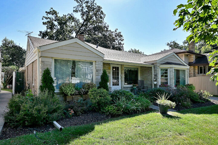 Property Photo: 2407 Forest View Avenue IL 60171
