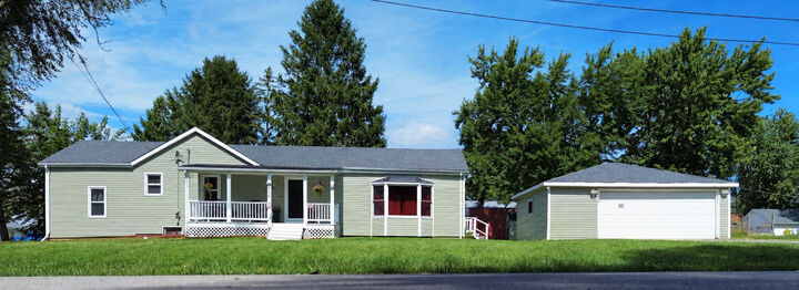 Property Photo:  815 N 7th Street  IL 60416 