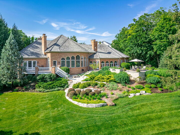 Property Photo:  5 Hillburn Court  IL 60010 