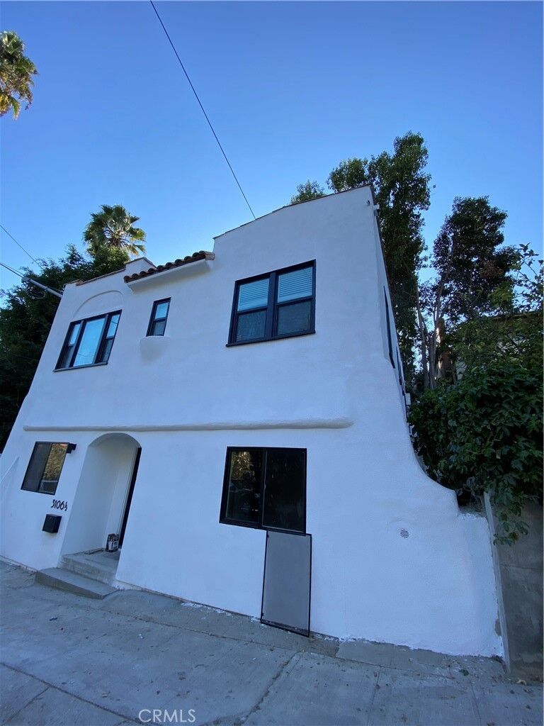 Property Photo:  3106 W Berkeley Avenue  CA 90026 