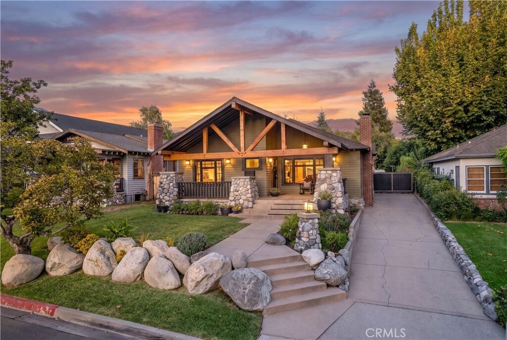Property Photo:  132 N Sunset  CA 91016 