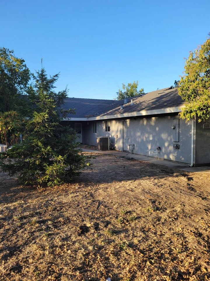 Property Photo: 16400 N Hoerl Road CA 95240