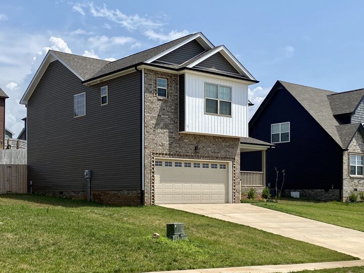 Property Photo: 835 Crestone Ln TN 37042