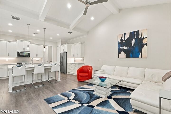 Property Photo: 7198 Saona Court FL 34113