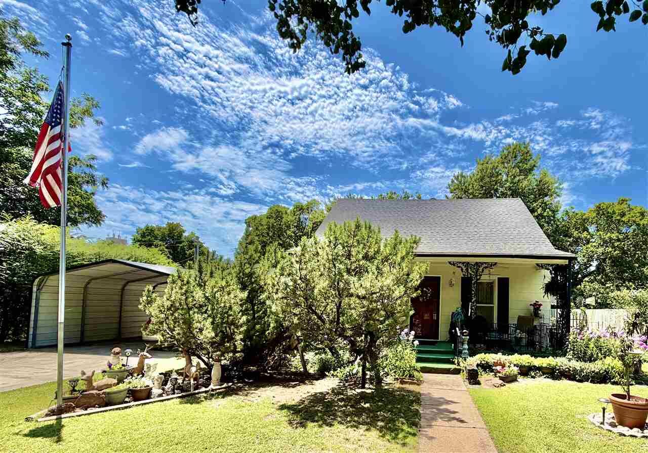 Property Photo: 207 N 3rd Street OK 74653