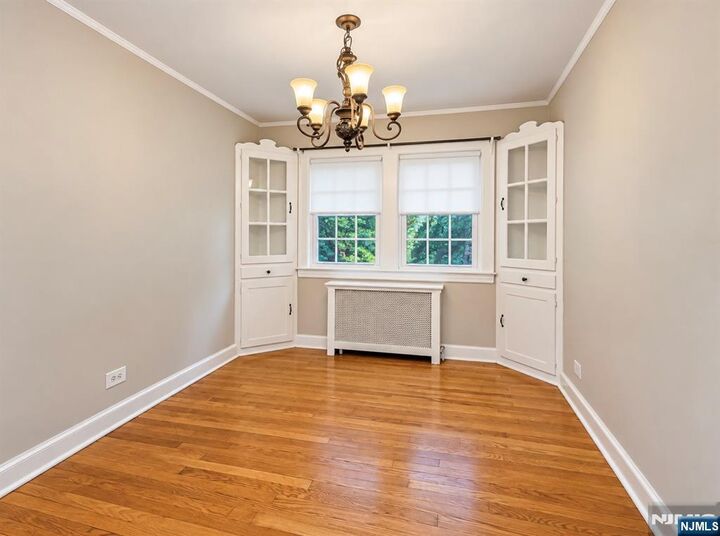Property Photo:  98 Farview Avenue 1  NJ 07652 