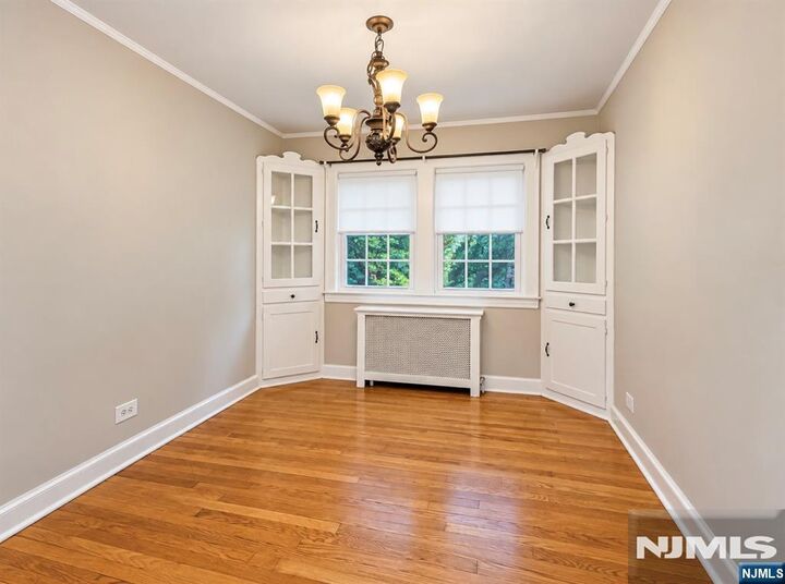 Property Photo:  98 Farview Avenue 1  NJ 07652 