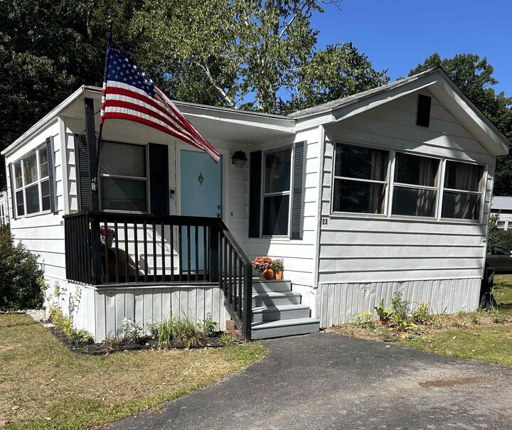Property Photo: 23 S Fuchsia Drive NH 03867