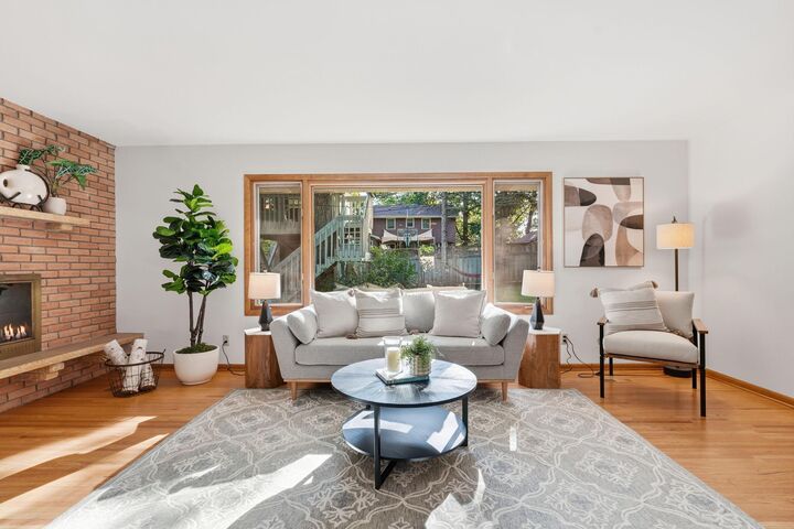 Property Photo:  1620 Sumter Avenue N  MN 55427 