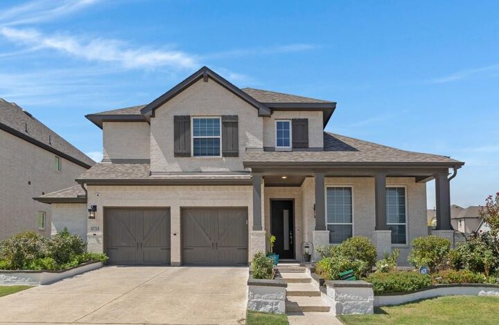 Property Photo: 1733 Stepping Stone Trail TX 76226