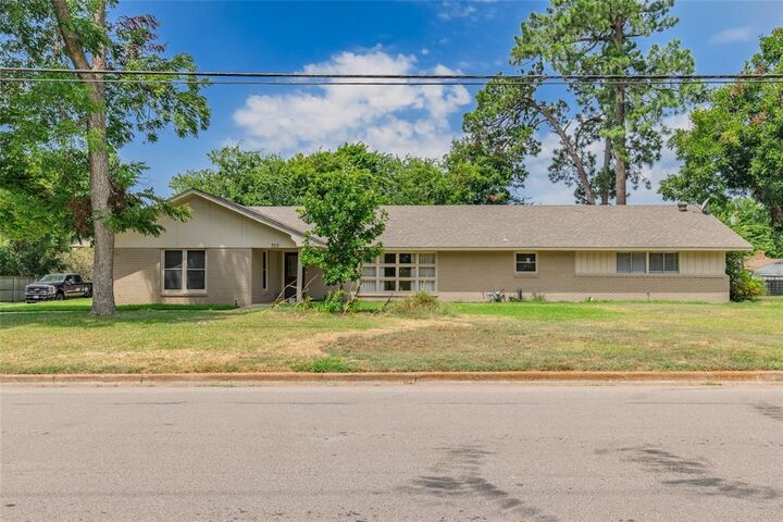 Property Photo:  703 Texas Street  TX 75482 
