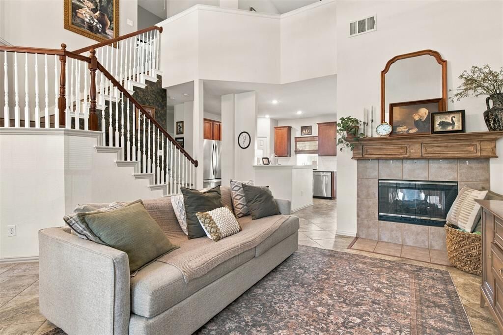 Property Photo:  8414 Romanway Drive  TX 75249 