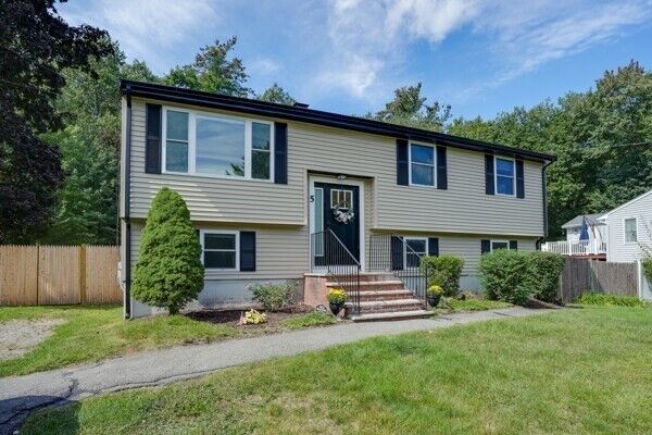 Property Photo:  5 William Rd  MA 01821 