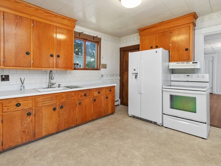 Property Photo:  32 Vernon Street  MA 02453 