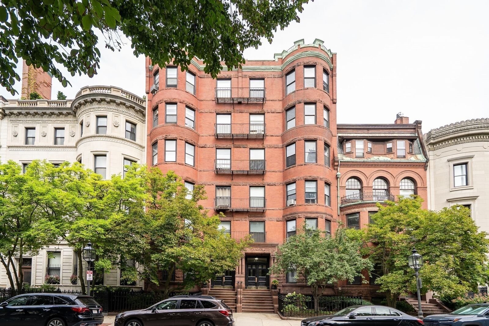 Property Photo:  293-295 Commonwealth Avenue 1A  MA 02115 