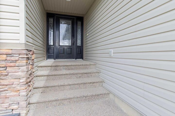 Property Photo:  37 Laurel Place  AB T0L 0V0 