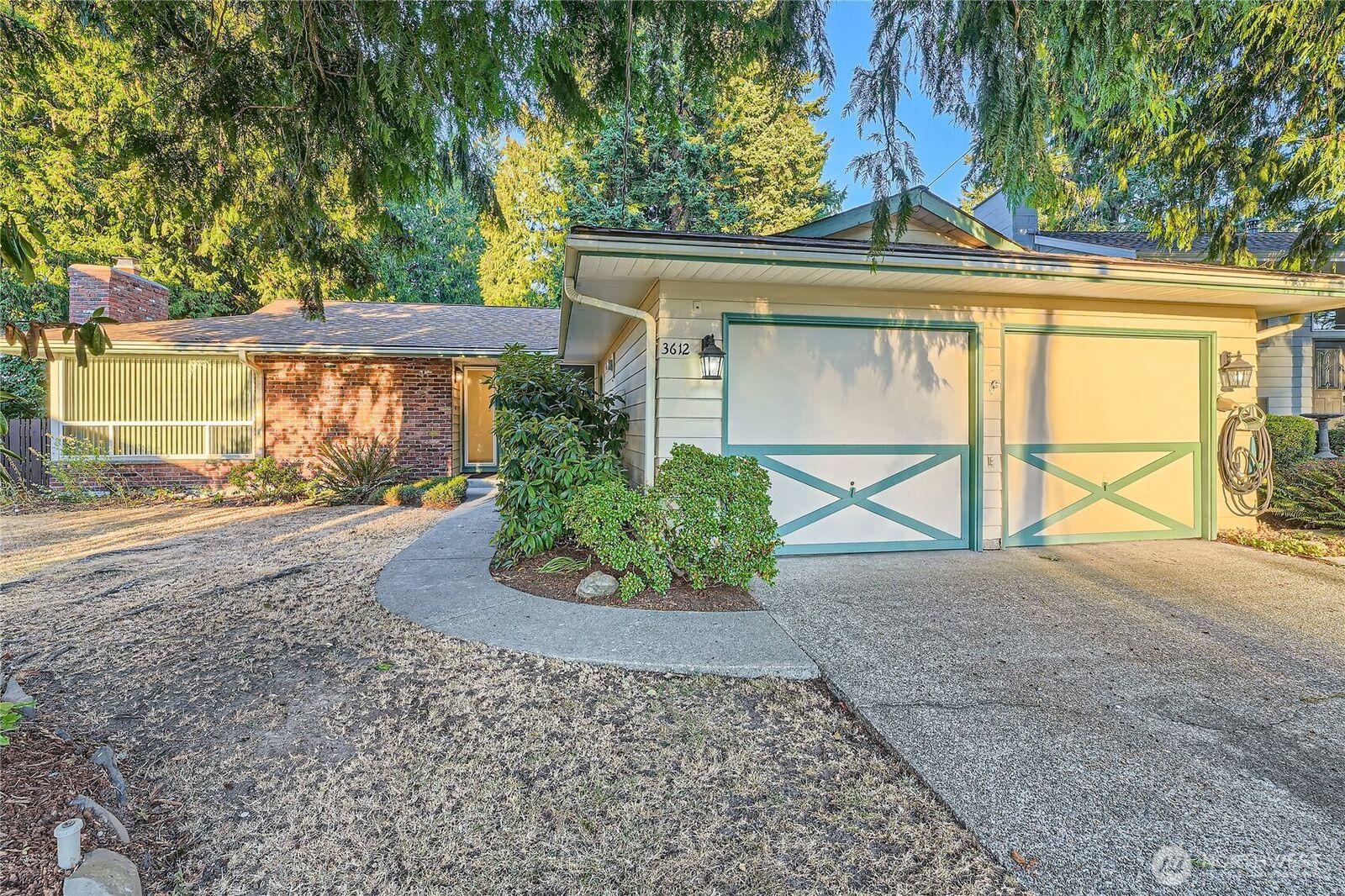 Property Photo:  3612  Strattford Court  WA 98032 