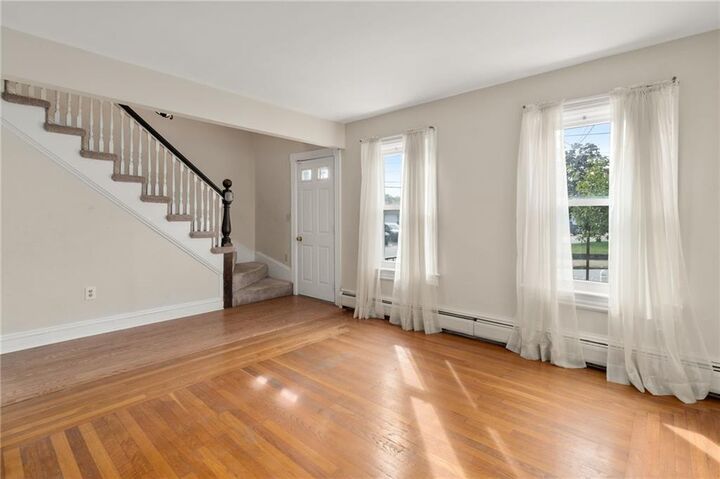 Property Photo:  180 Beechwood Avenue 3  RI 02860 