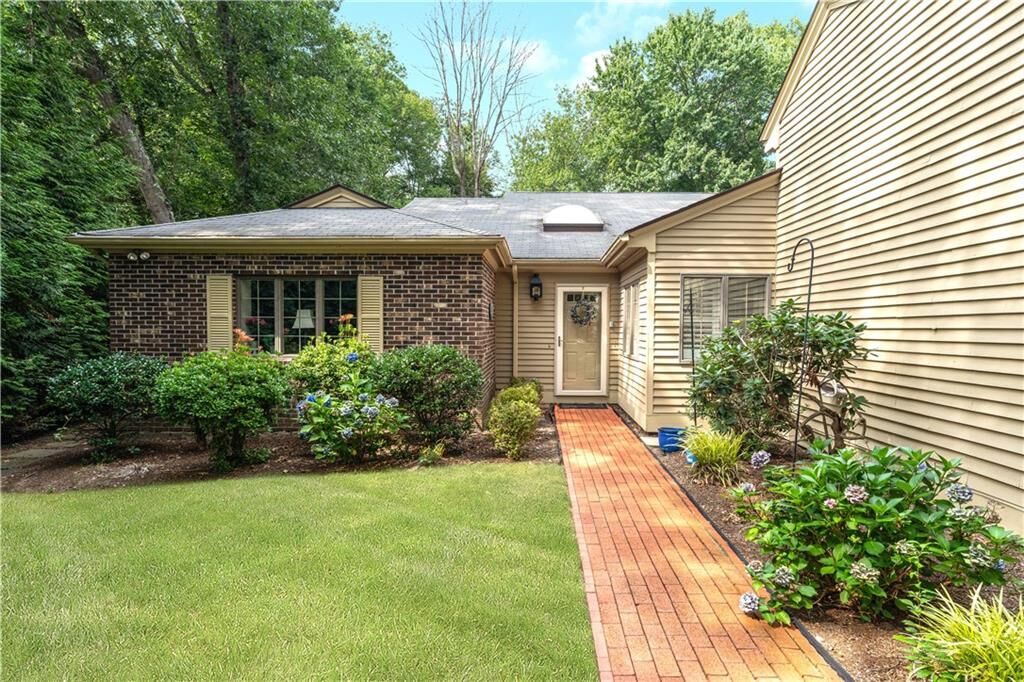 Property Photo:  118 Pine Glen Drive Drive  RI 02818 