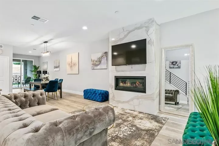 Property Photo: 347 Oak Ave CA 92008