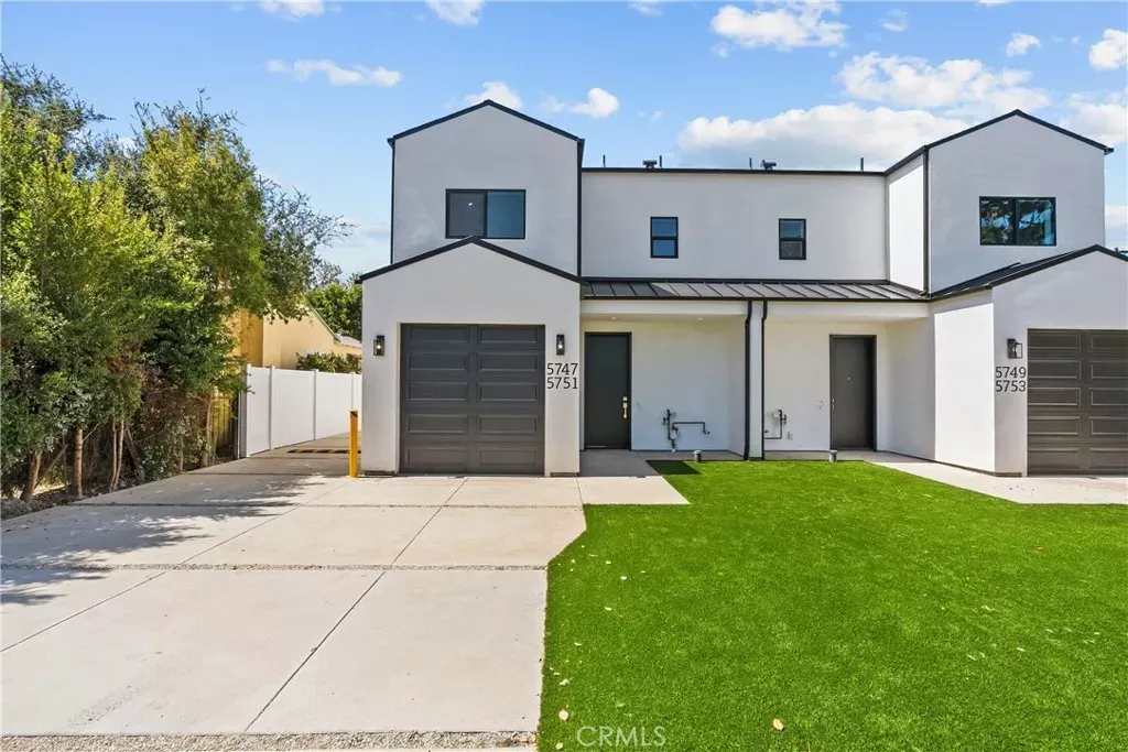 Property Photo:  5747 Vista Del Monte  CA 91411 