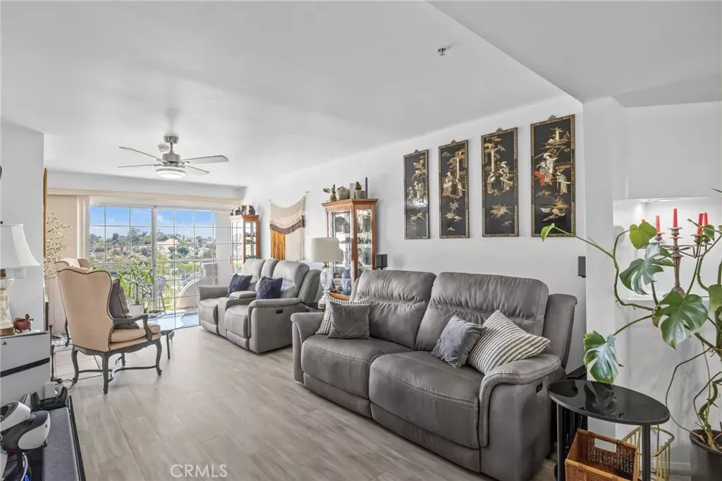 Property Photo:  4755 Templeton St 2215  CA 90032 