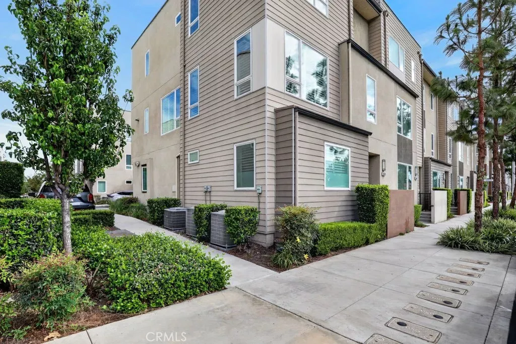 Property Photo:  10670 Paramount Boulevard  CA 90241 