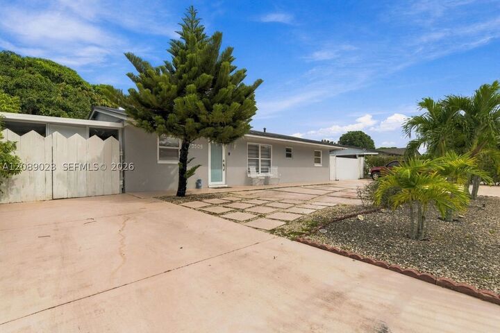 Property Photo: 20505 NW 45th Ave FL 33055