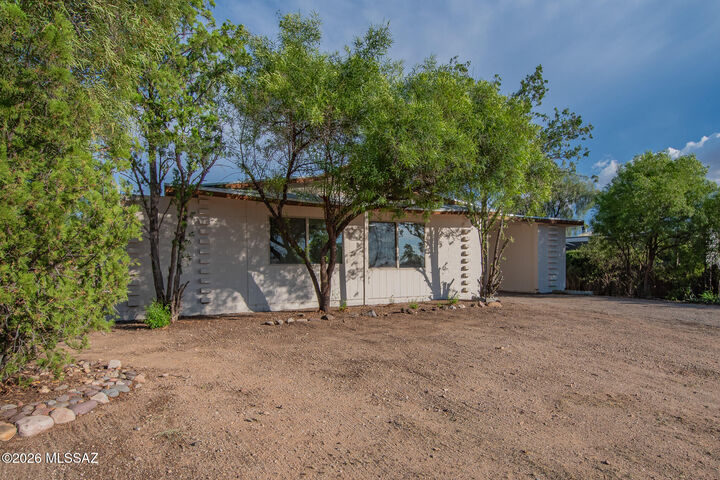 Property Photo:  551 S Kent Place  AZ 85710 