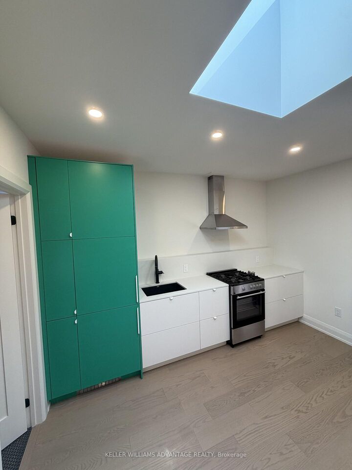 Property Photo:  2034 Danforth Avenue 202  ON M4C 1J6 