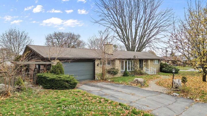 Property Photo:  5 Stanley Park Drive  ON K8N 4N1 
