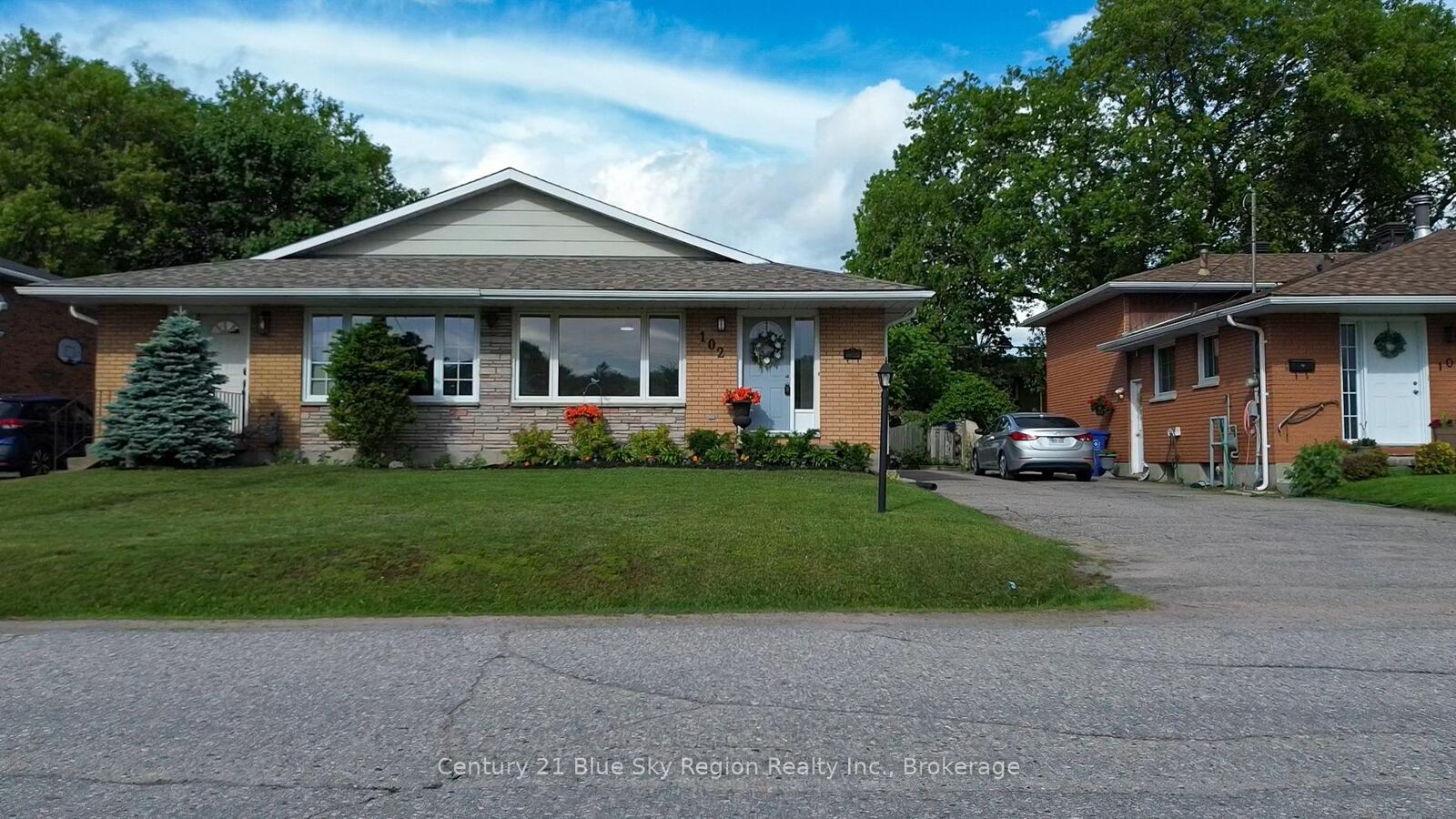 Property Photo:  102 Lee Avenue  ON P1A 2J9 