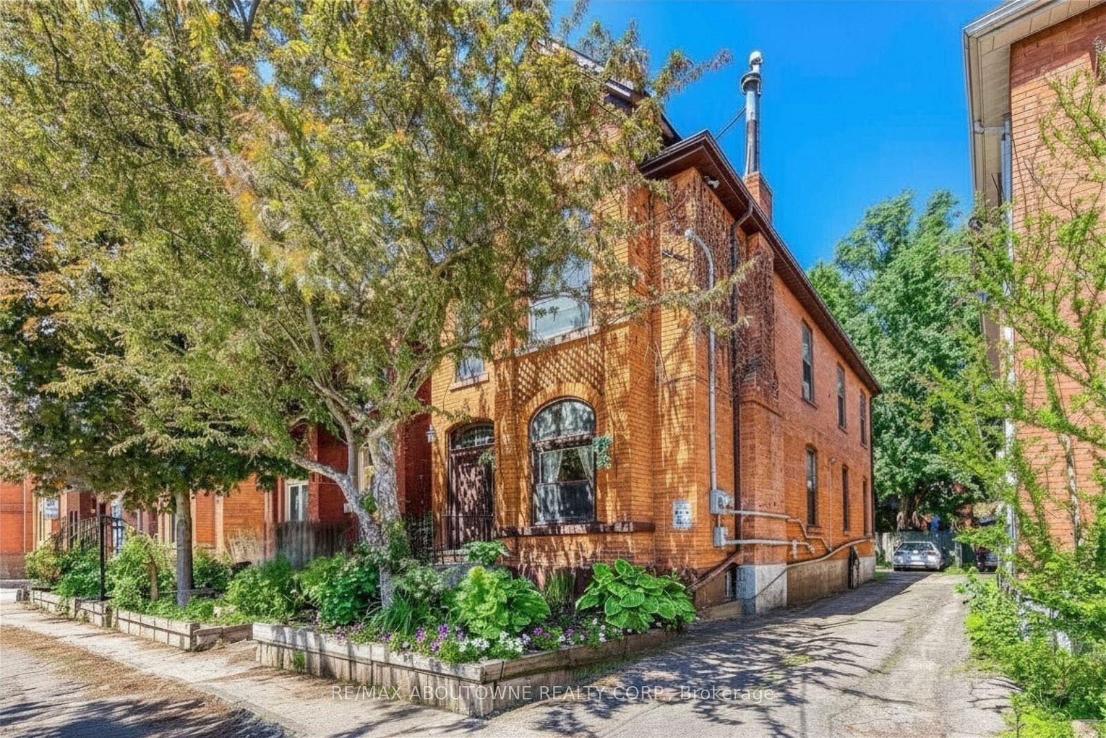 Property Photo:  100 Grant Avenue  ON L8N 2X7 