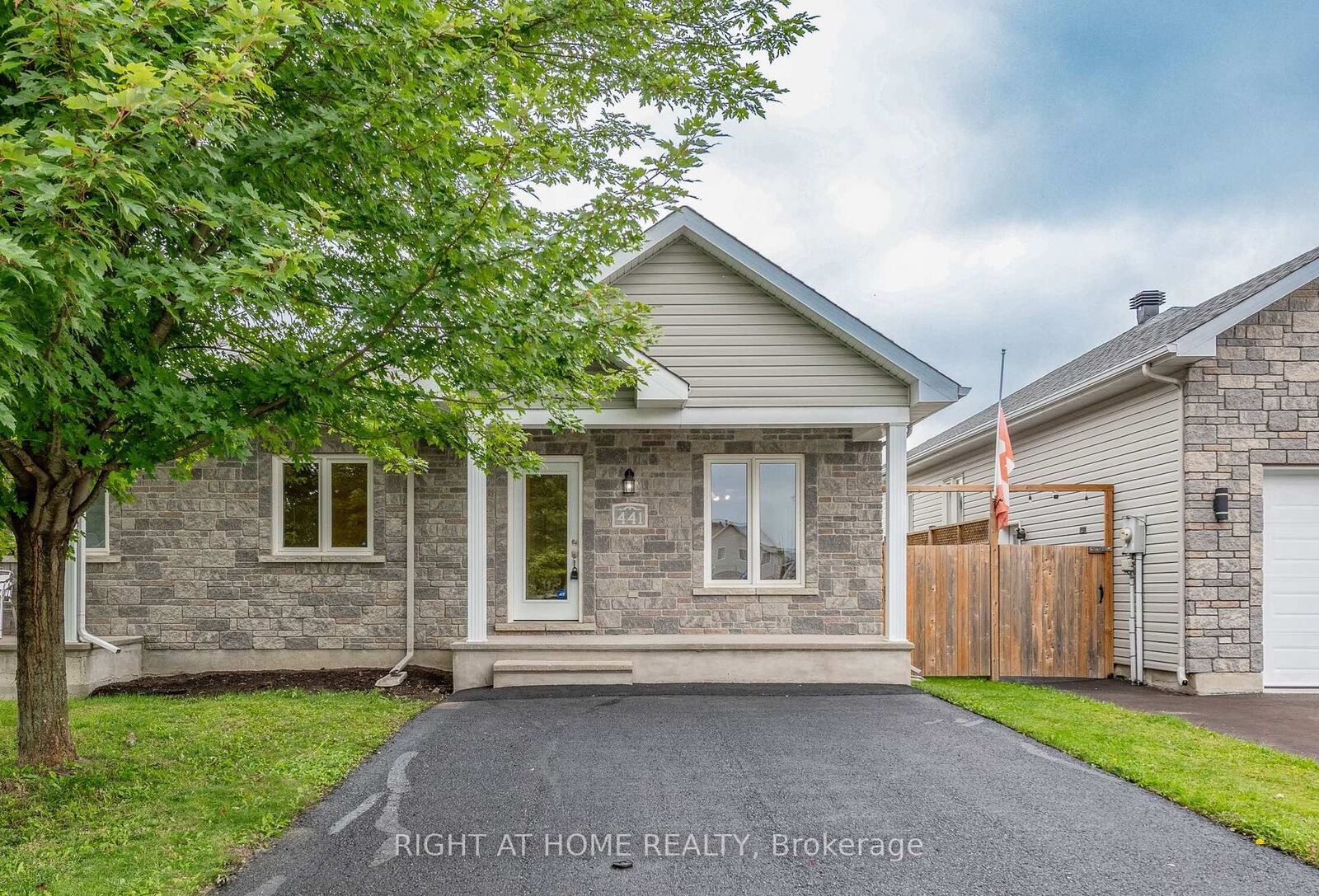 Property Photo:  441 Denis Street  ON K0A 3K0 