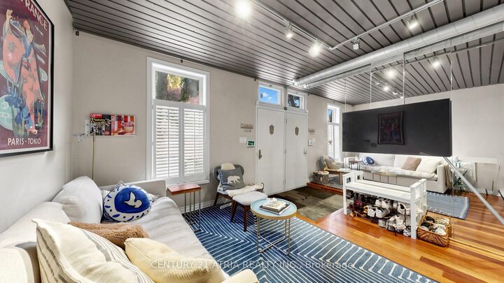 Property Photo: 46 Belmont Street ON M5R 1P8